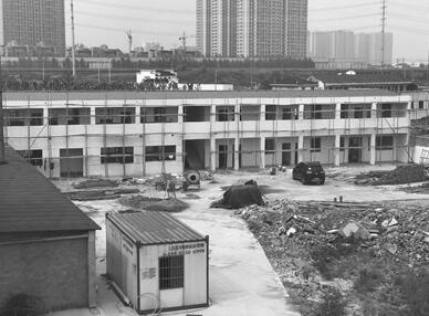 常州一派出所偷偷盖违建?回应:为临时建筑 正