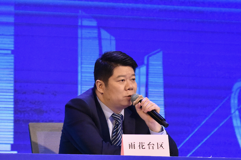 南京市雨花台区区长现场回应.png