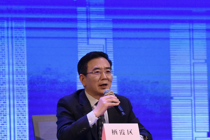 南京市栖霞区区长现场回应.png