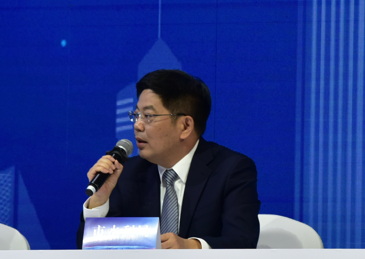 南通市水利局局长现场回应.png