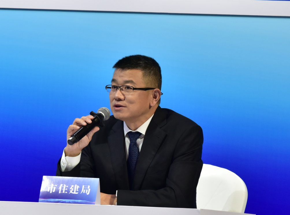 南通市住建局局长现场回应.png